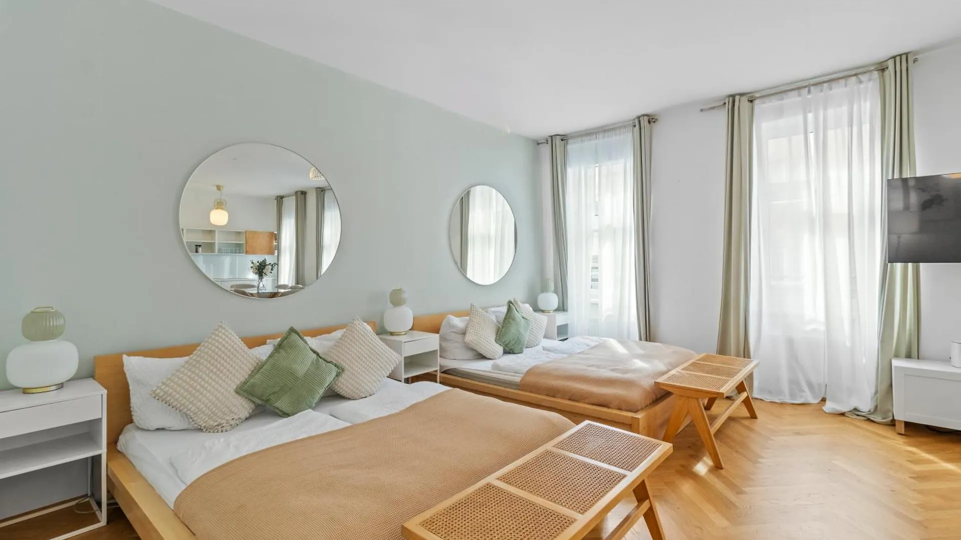 Appartement City Apartment, Two Metro Stations To Hauptbahnhof Wenen