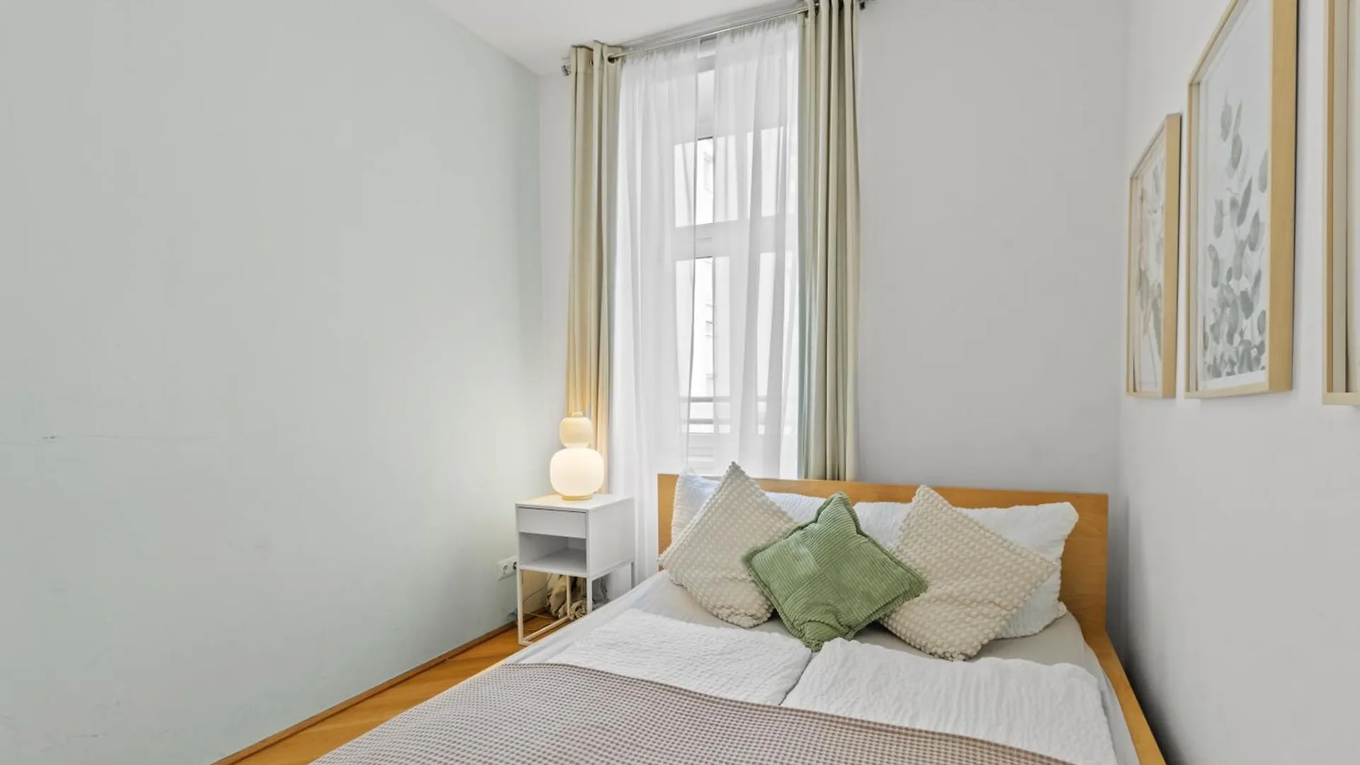City Apartment, Two Metro Stations To Hauptbahnhof Wenen 0*,