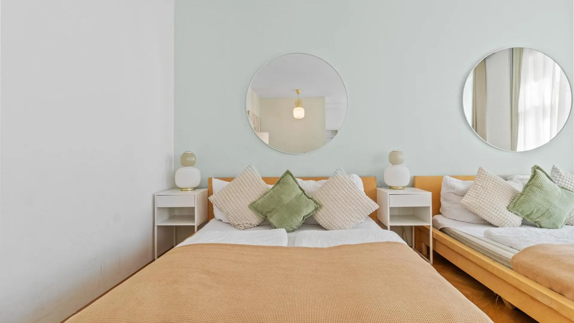 City Apartment, Two Metro Stations To Hauptbahnhof Vienna Austria