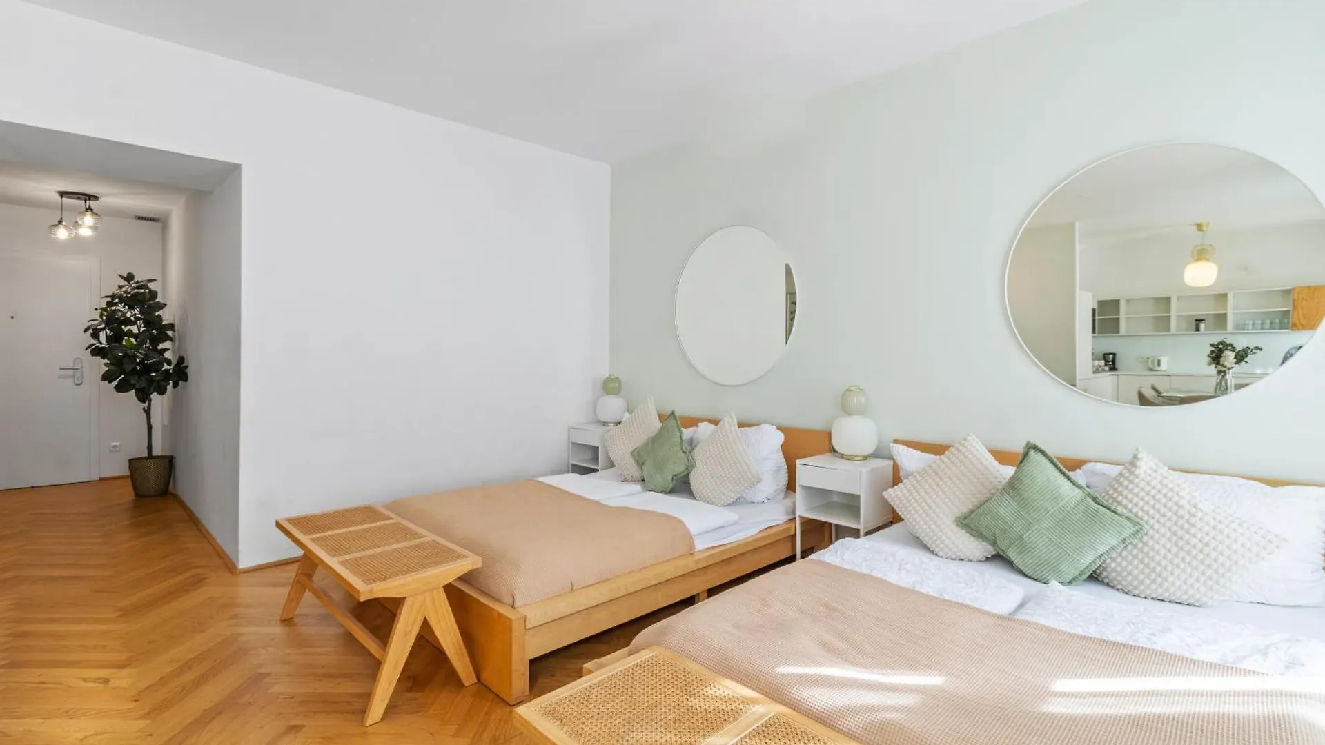 City Apartment, Two Metro Stations To Hauptbahnhof Vienna Apartment